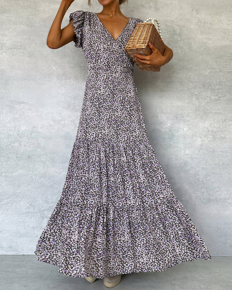 Elegant dress with ruffled sleeves and slit