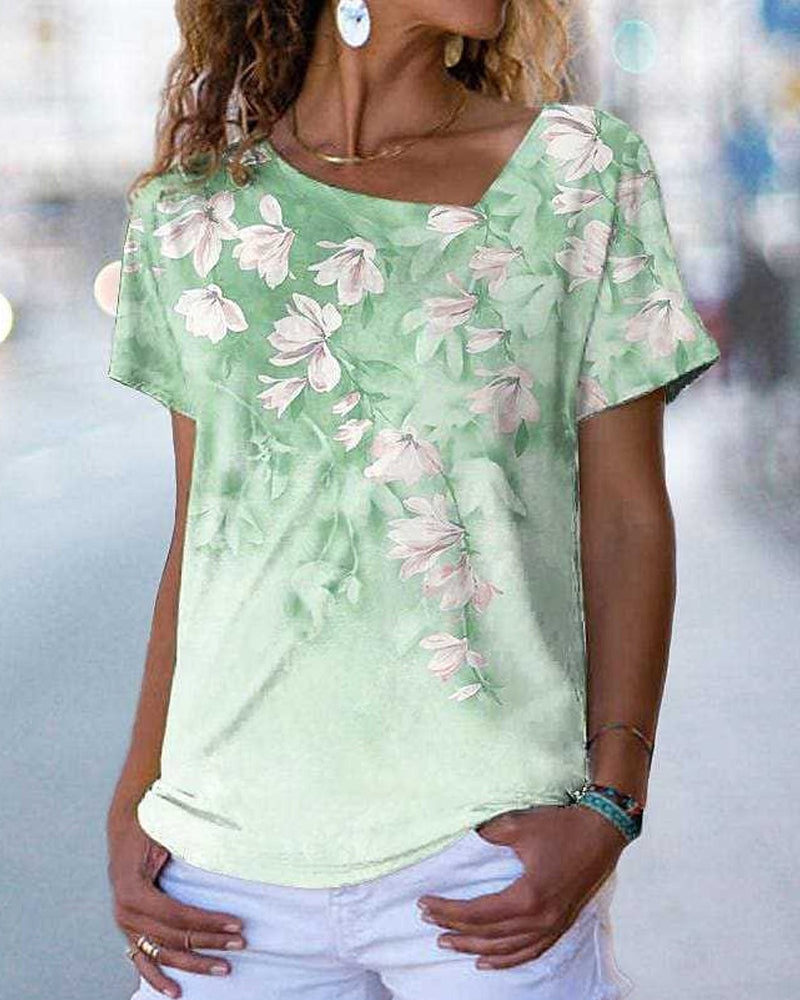 V-neck T shirt with Floral Print
