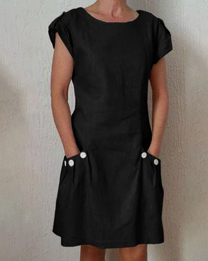Solid color dress with pockets