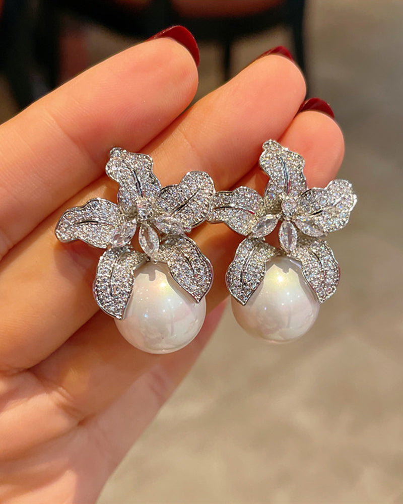 Lily pearl earrings