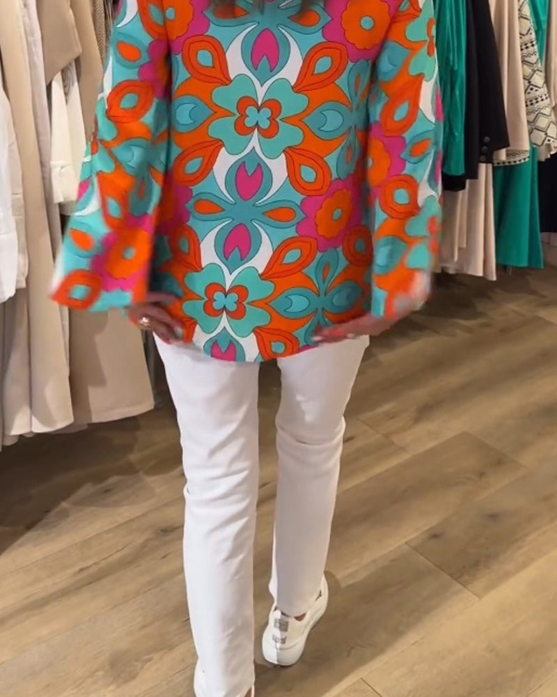 Loose and versatile printed blouse