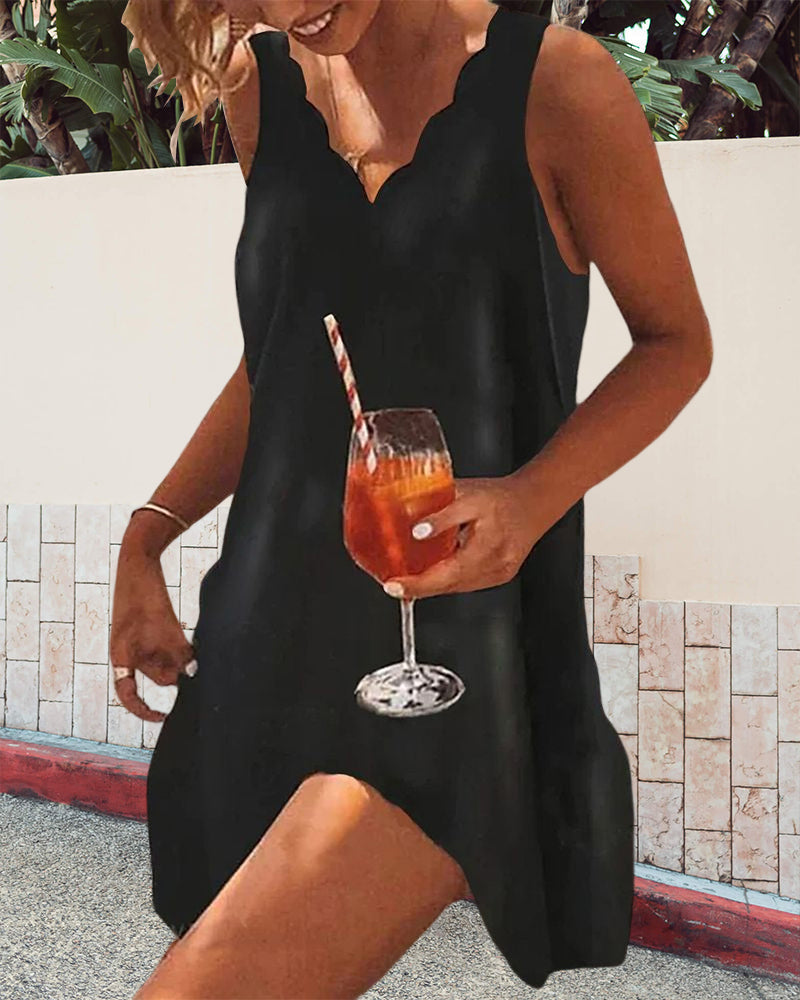 Wavy neck little black Dress