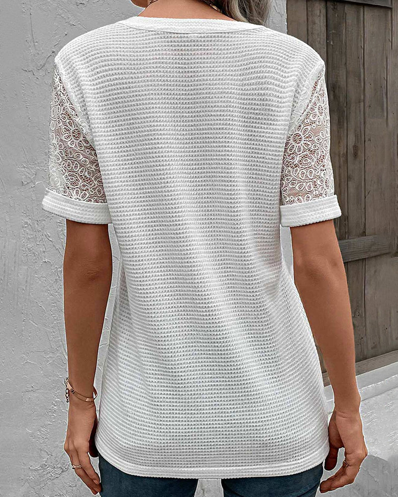 Solid color v-neck lace T-shirt