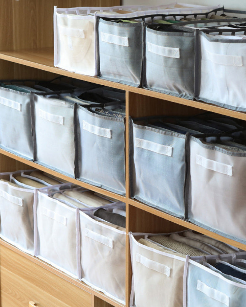 Clothes organizer for the wardrobe