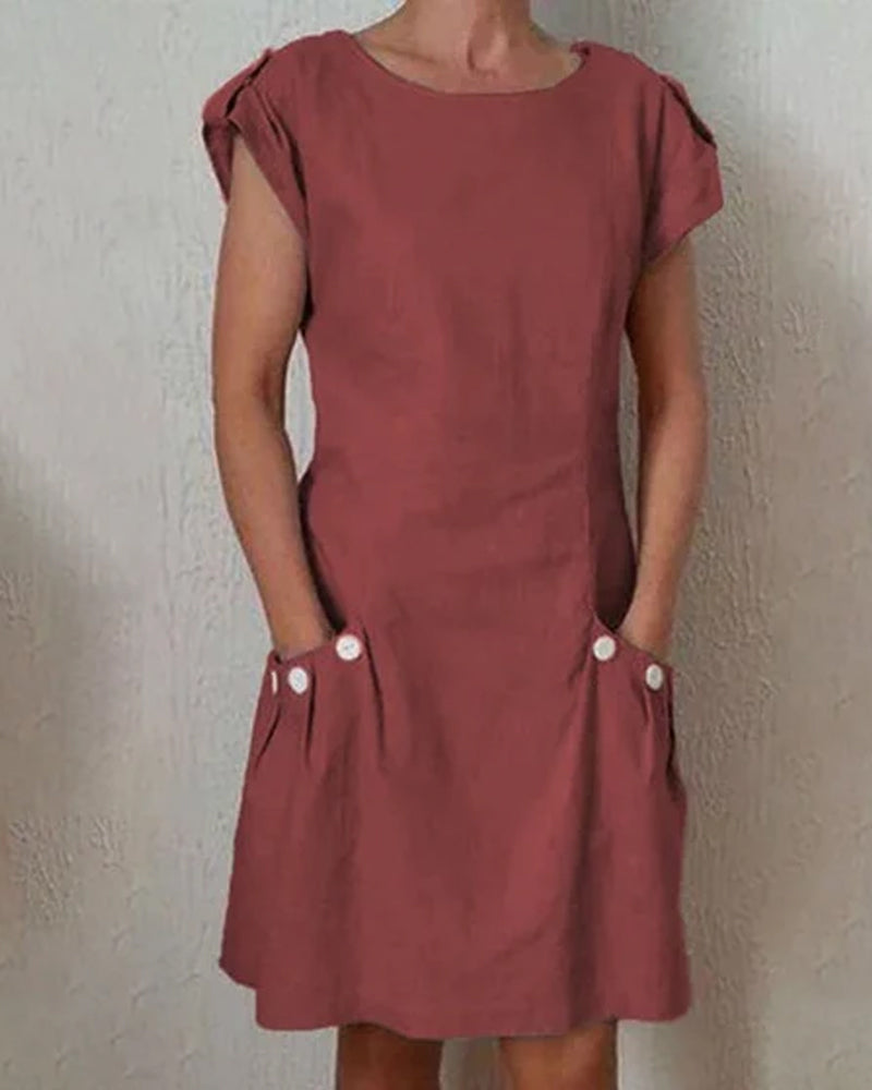 Solid color dress with pockets